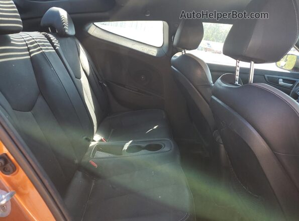 KMHTC6AE9GU257173 2016 HYUNDAI VELOSTER Оранжевый Вид задней части салона