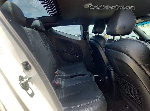 KMHTC6AE9GU285393 2016 HYUNDAI VELOSTER White Widok wnętrza z tyłu