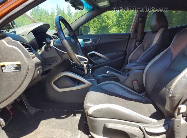 KMHTC6AE9GU289654 2016 HYUNDAI VELOSTER Оранжевый Вид салона спереди