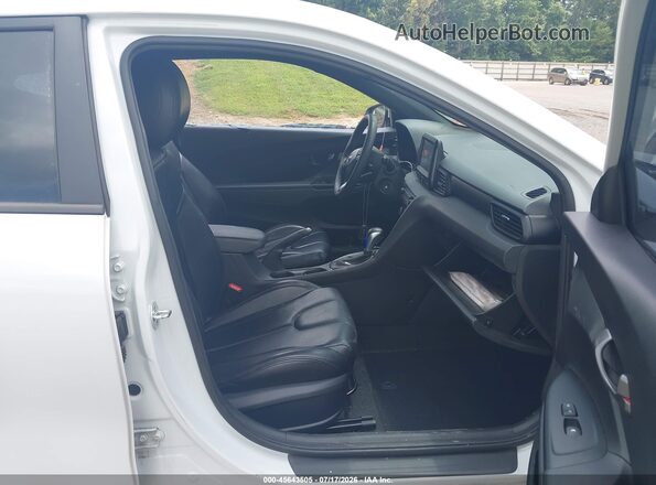 KMHTG6AF6LU024701 2020 HYUNDAI VELOSTER White Front interior view