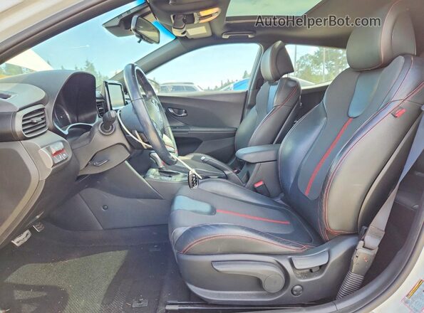 KMHTH6AB5MU032347 2021 HYUNDAI VELOSTER White Front interior view