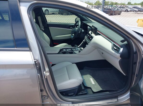 KMTG34SC7SU148793 2025 GENESIS G70 Серебряный Вид салона спереди