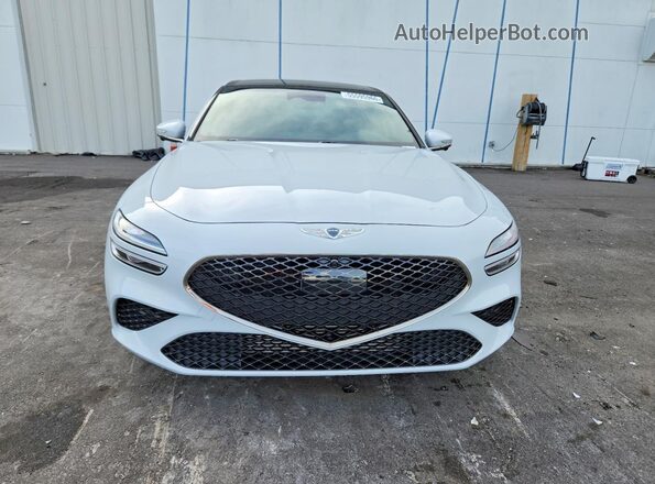 KMTG54TEXPU104935 2023 GENESIS G70 Серебряный Вид спереди