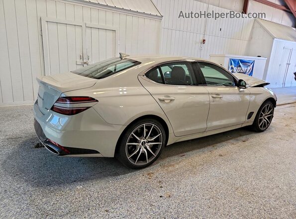 KMTG64SC5TU172423 2026 GENESIS G70 Beige Հետևի աջ