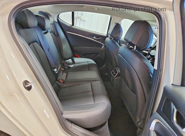 KMTG64SC5TU172423 2026 GENESIS G70 Beige Հետևի նստատեղերի տեսք
