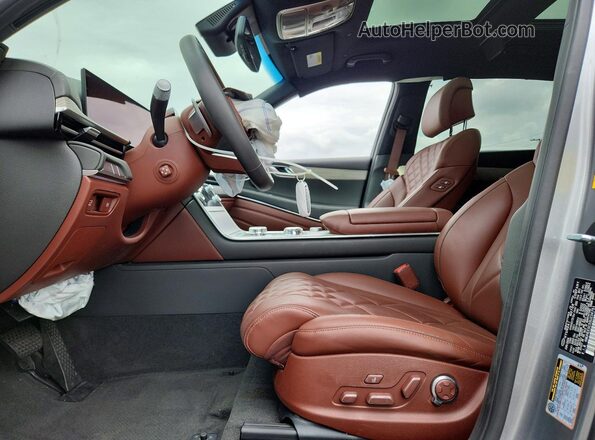 KMUHEESC5SU234751 2025 GENESIS GV80 Silver Front interior view