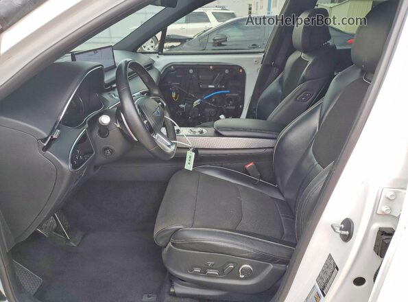 KMUMCDTC2NU015649 2022 GENESIS GV70 White Front interior view