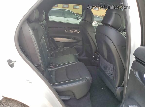 KMUMCDTC2NU015649 2022 GENESIS GV70 White Rear interior view