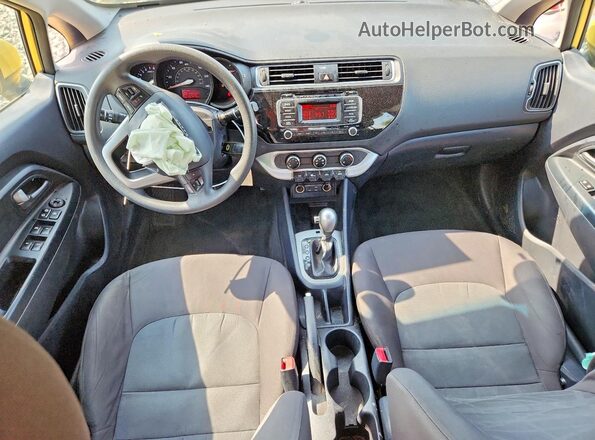 KNADM4A31G6576013 2016 KIA RIO Gold Առջևի վահանակի տեսք