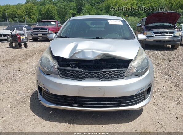 KNADM4A31G6633245 2016 KIA RIO Silver Սարքավորումների վահանակի տեսք