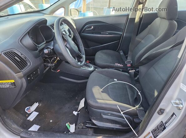 KNADM4A31H6115105 2017 KIA RIO Silver წინა სალონის ხედი