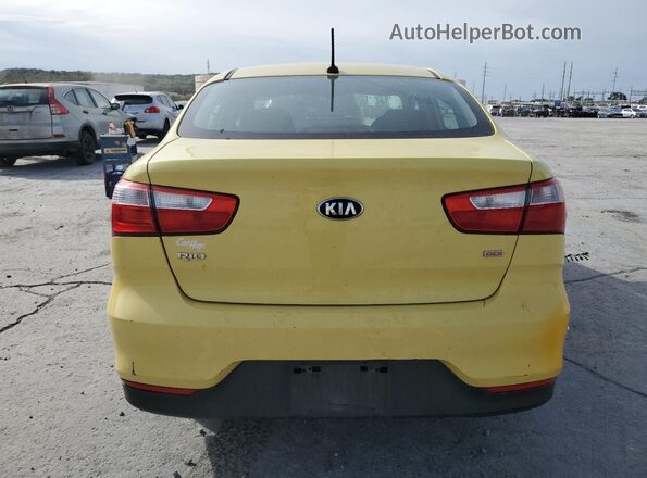 KNADM4A32G6000883 2016 KIA RIO Yellow Rear view