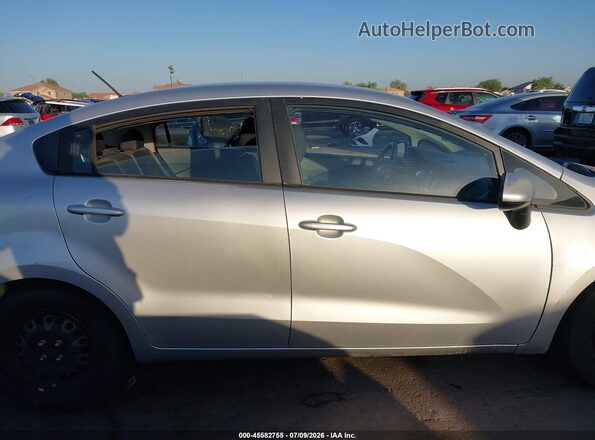 KNADM4A32G6548186 2016 KIA RIO Silver Vista interior trasera