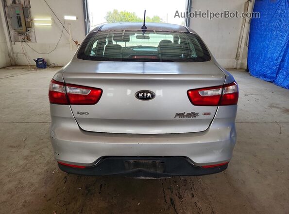 KNADM4A34G6553227 2016 KIA RIO Серебряный Вид сзади