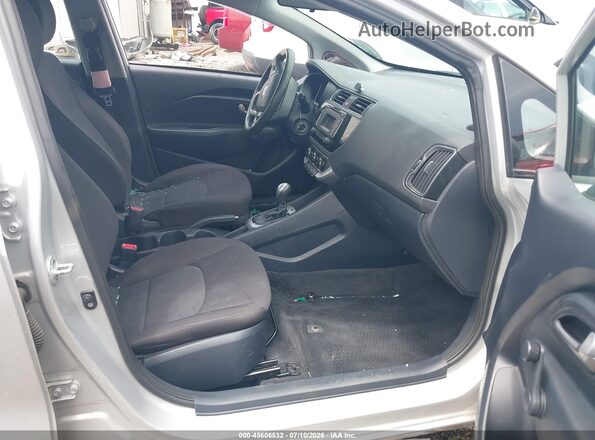 KNADM4A34G6663405 2016 KIA RIO Silver Вид салону спереду