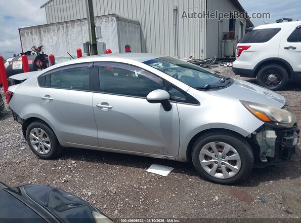 KNADM4A34G6663405 2016 KIA RIO Silver Вид задньої частини салону