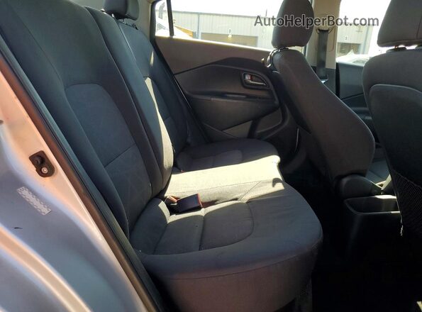 KNADM4A35H6028694 2017 KIA RIO Silver Rear seats view