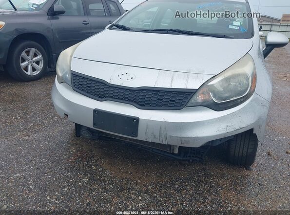 KNADM4A36G6552998 2016 KIA RIO Серебряный Вид спереди