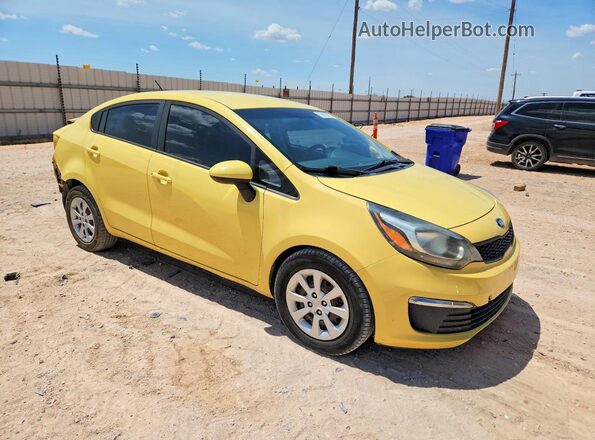 KNADM4A37G6684071 2016 KIA RIO Yellow Delantero derecho
