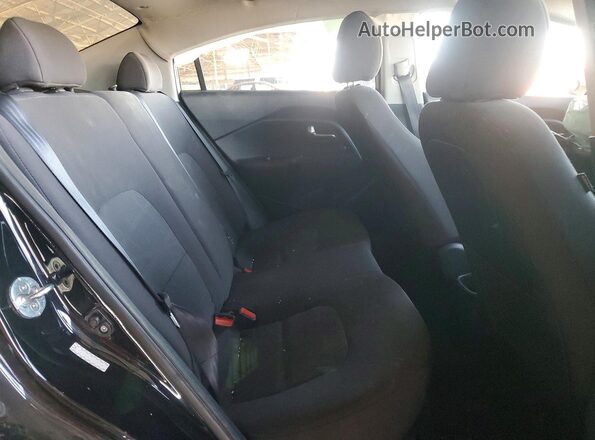 KNADM4A37H6025926 2017 KIA RIO Black Widok tylnych siedzeń