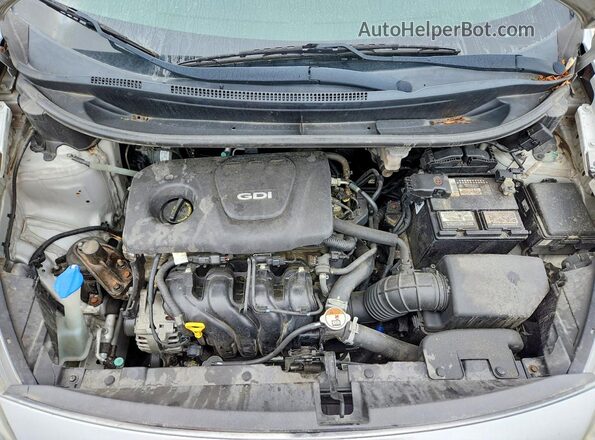 KNADM4A37H6035128 2017 KIA RIO Silver Rear interior view