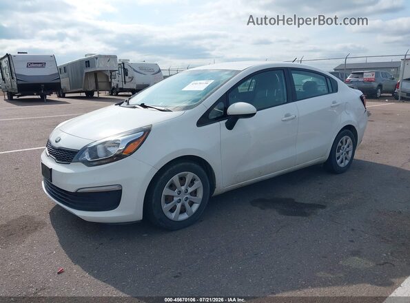 KNADM4A38G6621285 2016 KIA RIO Белый Передняя левая четверть