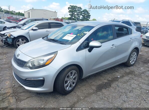 KNADM4A39G6554485 2016 KIA RIO Серебряный Вид спереди