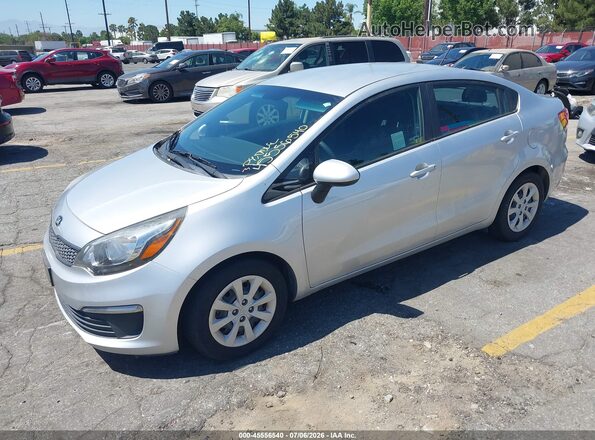 KNADM4A3XG6638623 2016 KIA RIO Silver Vista tres cuartos delantera izquierda