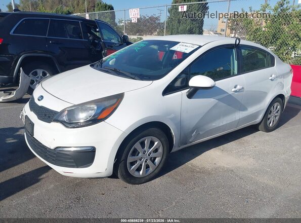 KNADM4A3XG6646754 2016 KIA RIO Белый Передняя левая четверть