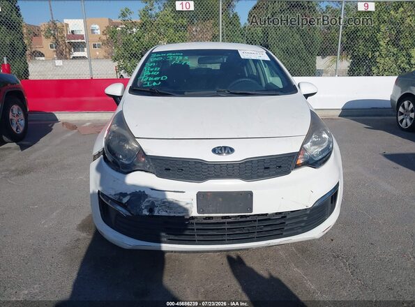 KNADM4A3XG6646754 2016 KIA RIO Белый Вид панели приборов