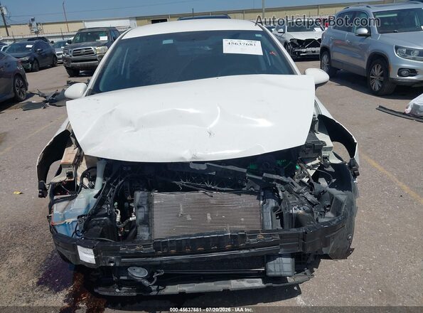 KNADM5A34G6579302 2016 KIA RIO White Front view