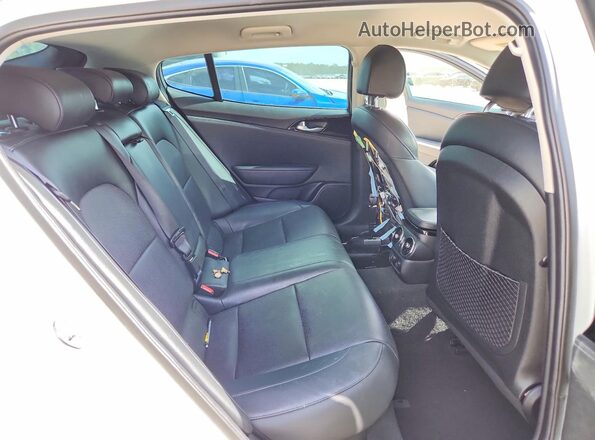 KNAE15LA8J6036423 2018 KIA STINGER White Widok tylnych siedzeń
