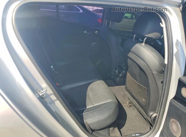 KNAE25LA7J6014751 2018 KIA STINGER Silver Вид задніх сидінь