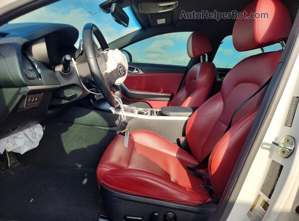 KNAE35LC3L6080313 2020 KIA STINGER White Vista interior delantera
