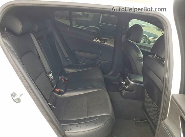 KNAE45LC6N6101624 2022 KIA STINGER White Widok tylnych siedzeń