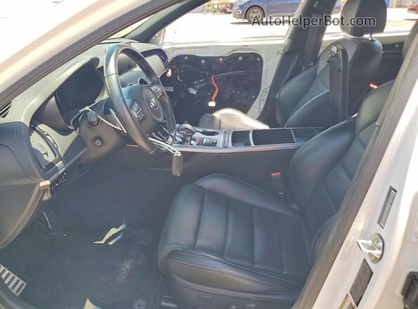 KNAE55LC2J6035113 2018 KIA STINGER White Front interior view