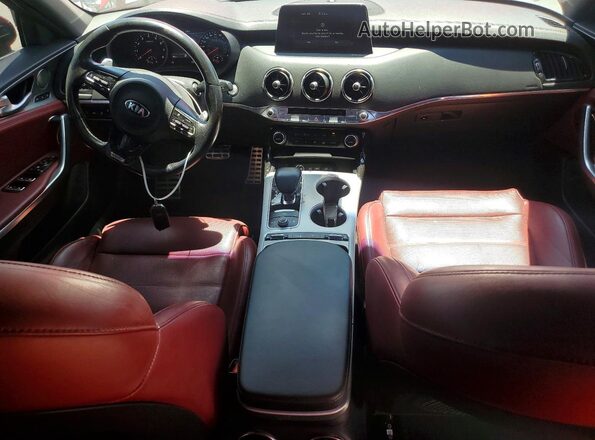 KNAE55LC3J6032009 2018 KIA STINGER Red Widok deski rozdzielczej