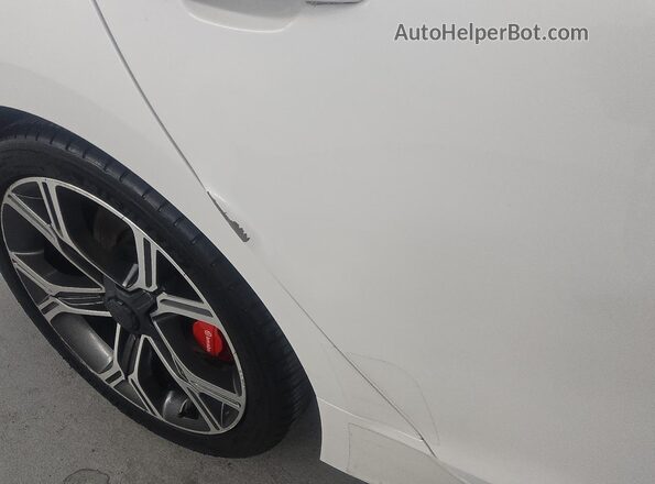KNAE55LC9J6035528 2018 KIA STINGER White 