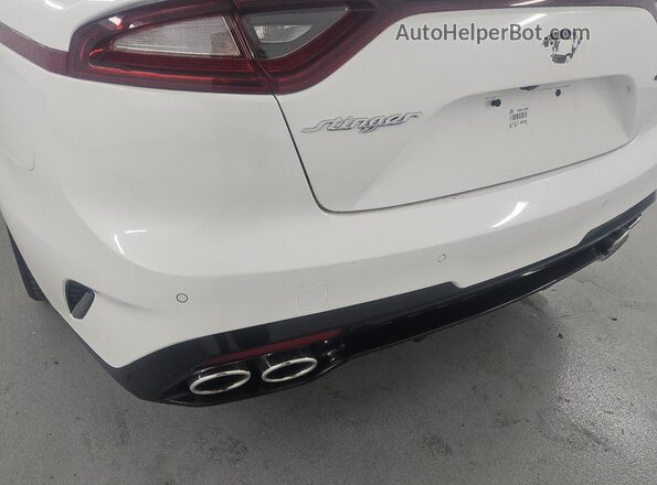 KNAE55LC9J6035528 2018 KIA STINGER White 