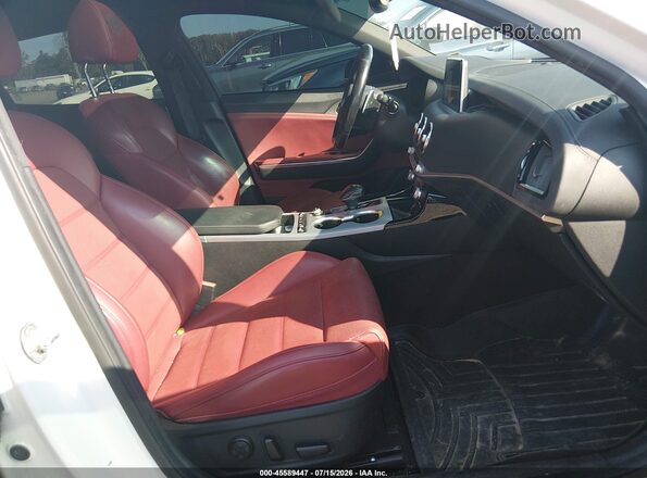 KNAE55LCXM6088677 2021 KIA STINGER Белый Вид салона спереди