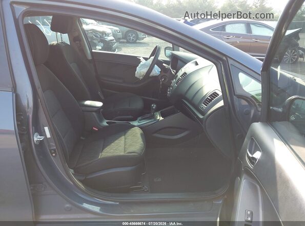 KNAFK4A62G5565827 2016 KIA FORTE Gray Widok wnętrza z przodu