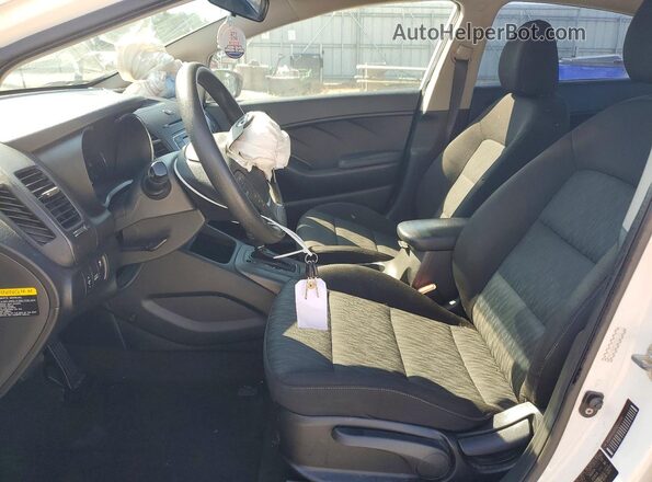 KNAFK4A65G5511390 2016 KIA FORTE Белый Вид салона спереди