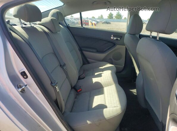 KNAFK4A6XG5543154 2016 KIA FORTE Серебряный Вид задних сидений