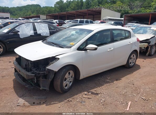 KNAFK5A87H5725564 2017 KIA FORTE White Առջևի ձախ երեք քառորդ տեսարան