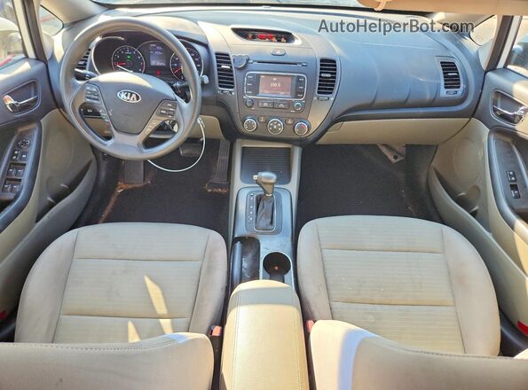 KNAFX4A6XG5592646 2016 KIA FORTE Белый Вид панели приборов
