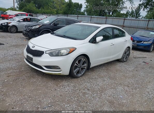 KNAFZ4A89G5551226 2016 KIA FORTE White Vista tres cuartos delantera izquierda