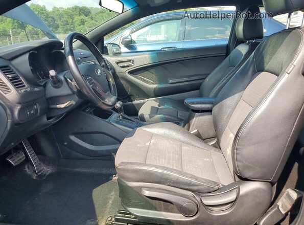 KNAFZ6A3XG5580508 2016 KIA FORTE Черный Вид салона спереди