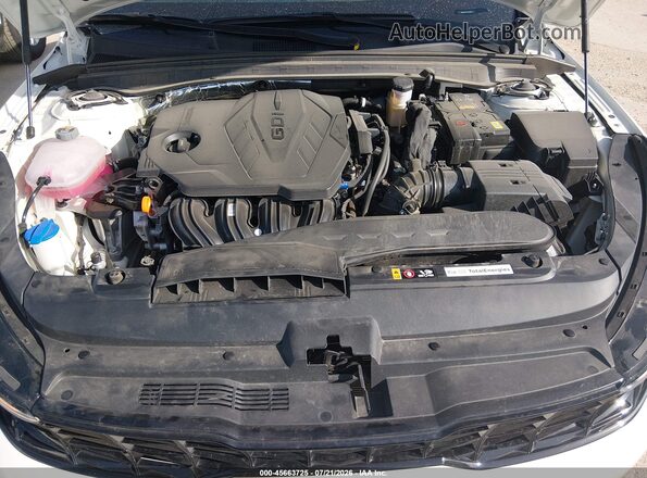 KNAG24J77T5448977 2026 KIA K5 White Вид ззаду