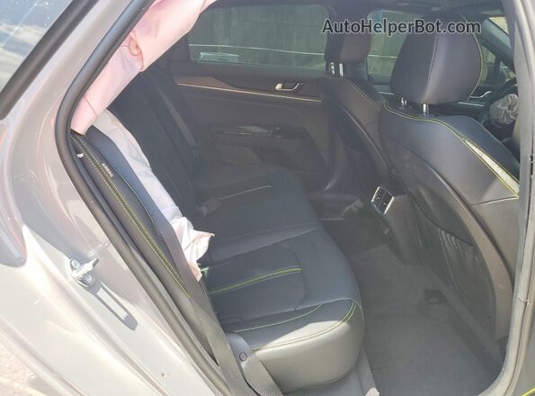 KNAG44J80T5423714 2026 KIA K5 Silver Հետևի նստատեղերի տեսք
