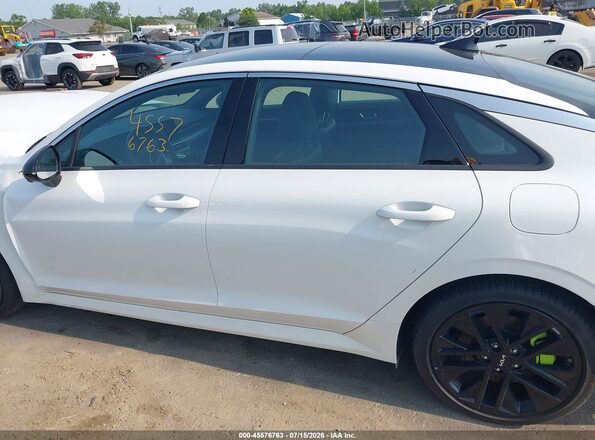 KNAG44J81T5397477 2026 KIA K5 White 360 interior view